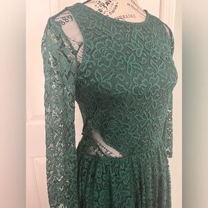𝅺Ladies Abercrombie & Fitch long sleeve Emerald Green Lace Dress Size Medium